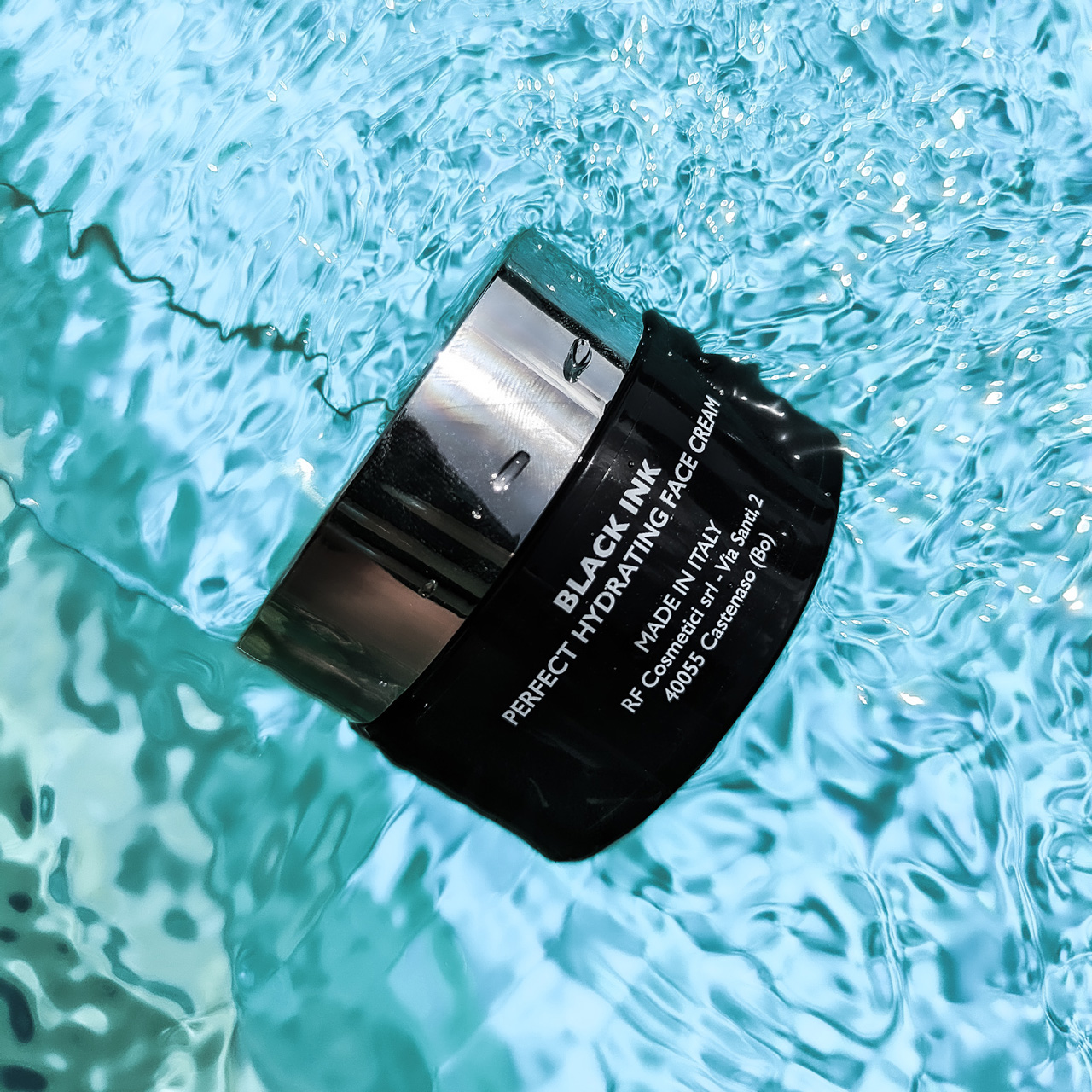 Black Ink perfect hydrating face cream TdS water shooting